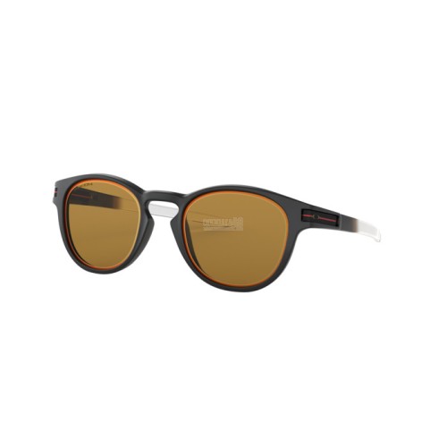 Occhiali da Sole Oakley 0OO9265 LATCH - MATTE BLACK 926536